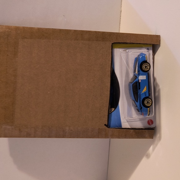 D9 Hot Wheels 96 Porsche Carrera with shipping protector - Picture 3 of 3